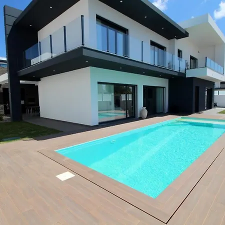 Villa Amazing With Private Pool • 8 Pax