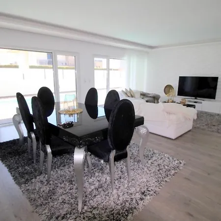 Amazing With Private Pool • 8 Pax Ericeira