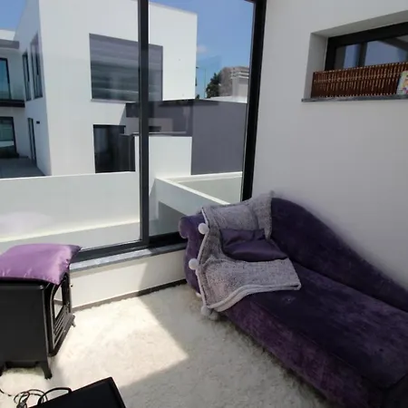 Amazing With Private Pool • 8 Pax Villa Ericeira