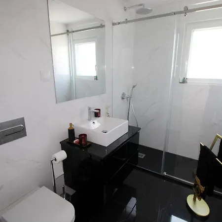 Amazing With Private Pool • 8 Pax Villa